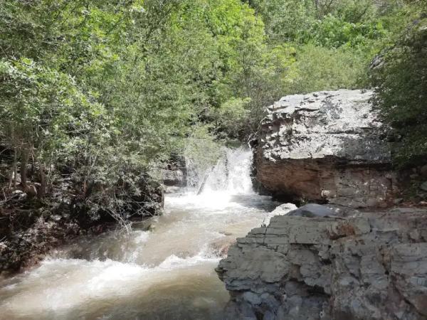 آبشار کلوگان تهران؛ طبیعتی بکر برای فرار از شلوغی تهران آبشار کلوگان تهران؛ طبیعتی بکر برای فرار از شلوغی تهران